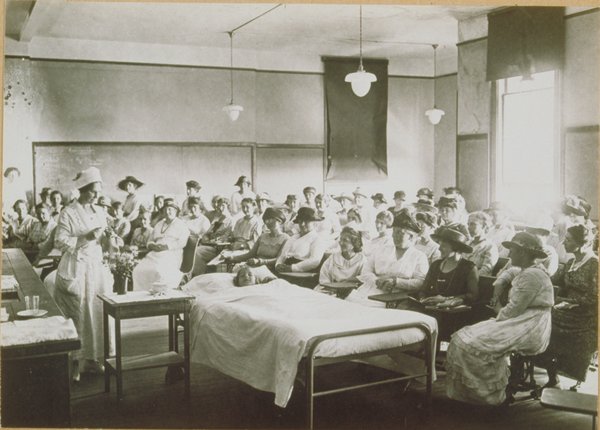 Connecticut Agricultural College home nursing class, 1920